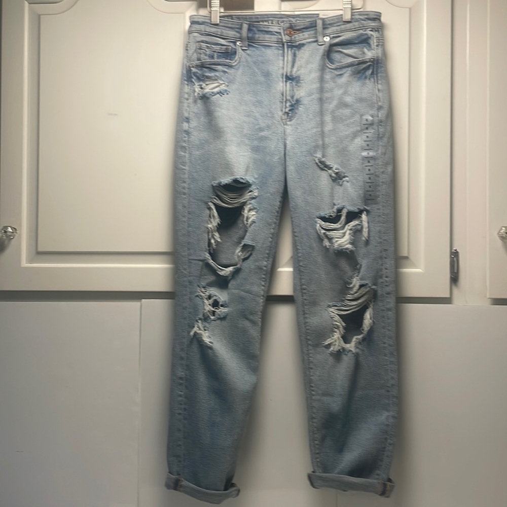 Stretch Distressed Mom Jeans! NWT